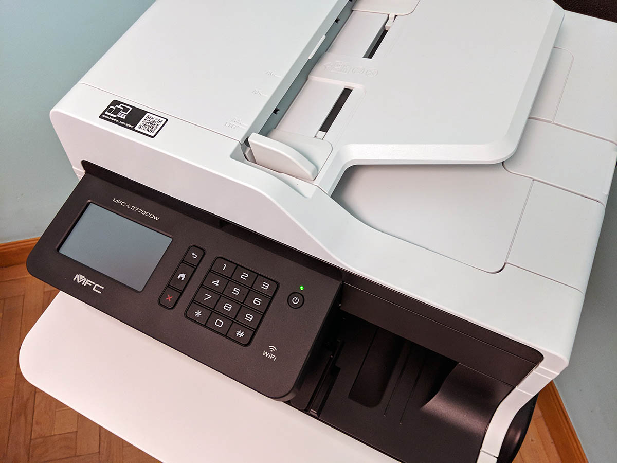 Brother MFC-L3770CDW, impresora láser con copiadora y escáner a doble cara 5 Brother-MFCL3770CDW desde arriba panel tactil