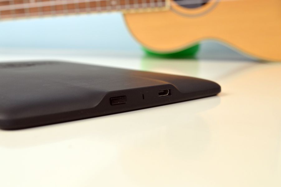Amazon Kindle Paperwhite o Energy Sistem Pro 4, ¿qué ebook me compro? 22 puerto micro USB