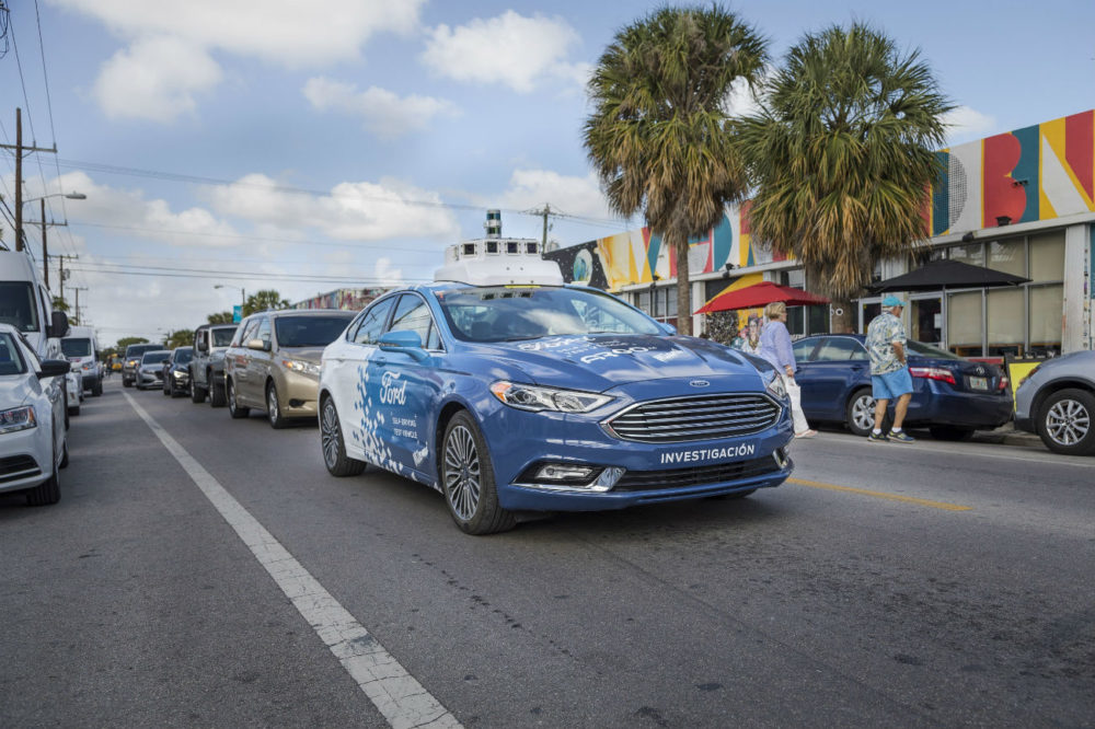 Conducir el coche con el móvil podría hacerse realidad