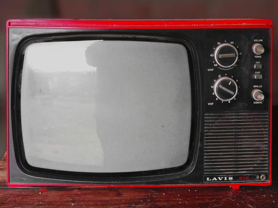 Un patinete a motor y otros 10 cacharros fantásticos de los últimos 100 años 2 vintage-tv-1116587_960_720