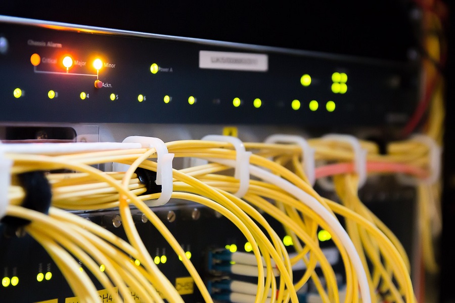La ley obligará a las operadoras a asegurar una conexión a Internet en zonas rurales de al menos 30 Mbps