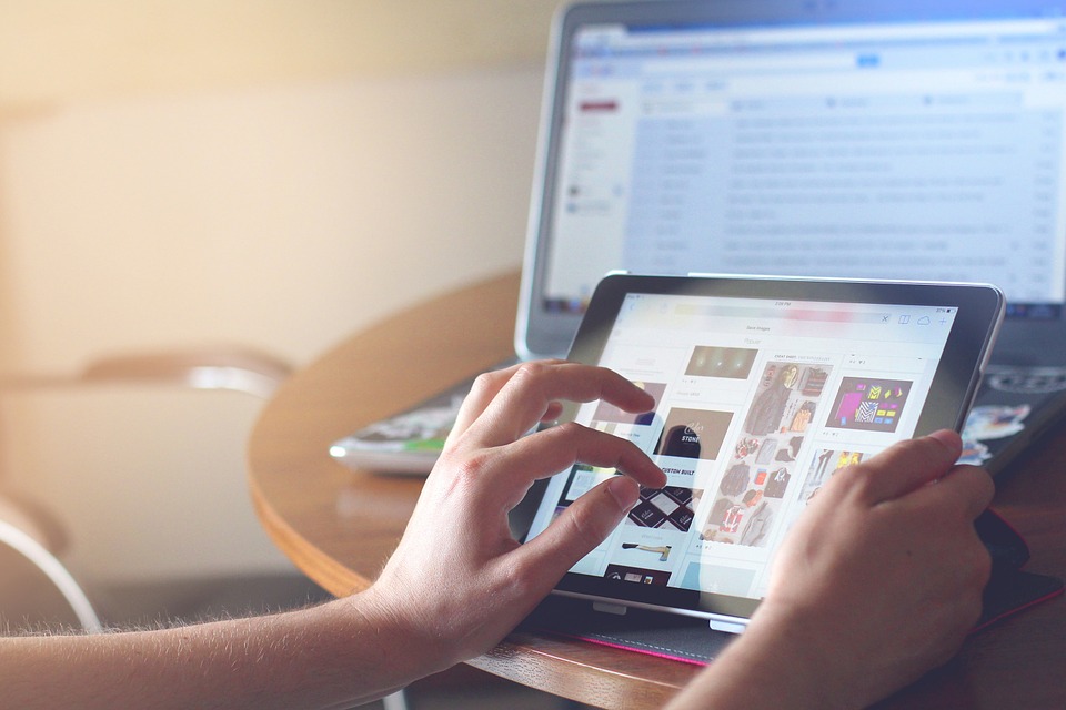El conmovedor anuncio que reflexiona sobre el tiempo que pasamos usando tecnología 1 El conmovedor anuncio que reflexiona sobre el tiempo que pasamos usando tecnología 1