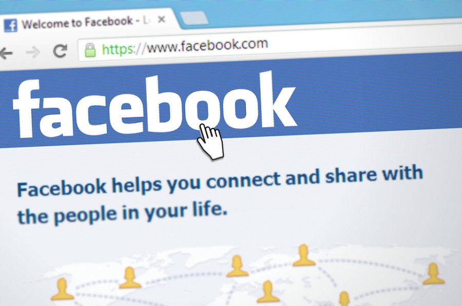 Italia pone una multa de 10 millones de euros a Facebook