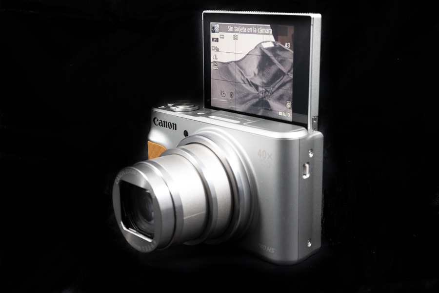 hemos probado Canon PowerShot SX740 HS pantalla levantada