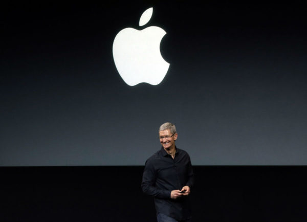 Apple dejará de contratar personal ante descenso de ventas
