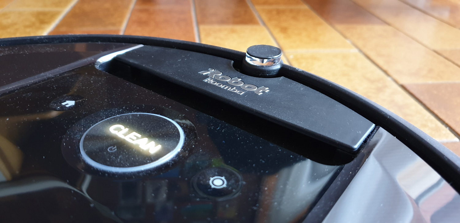 iRobot-Roomba-i7+-aspiradora-arriba