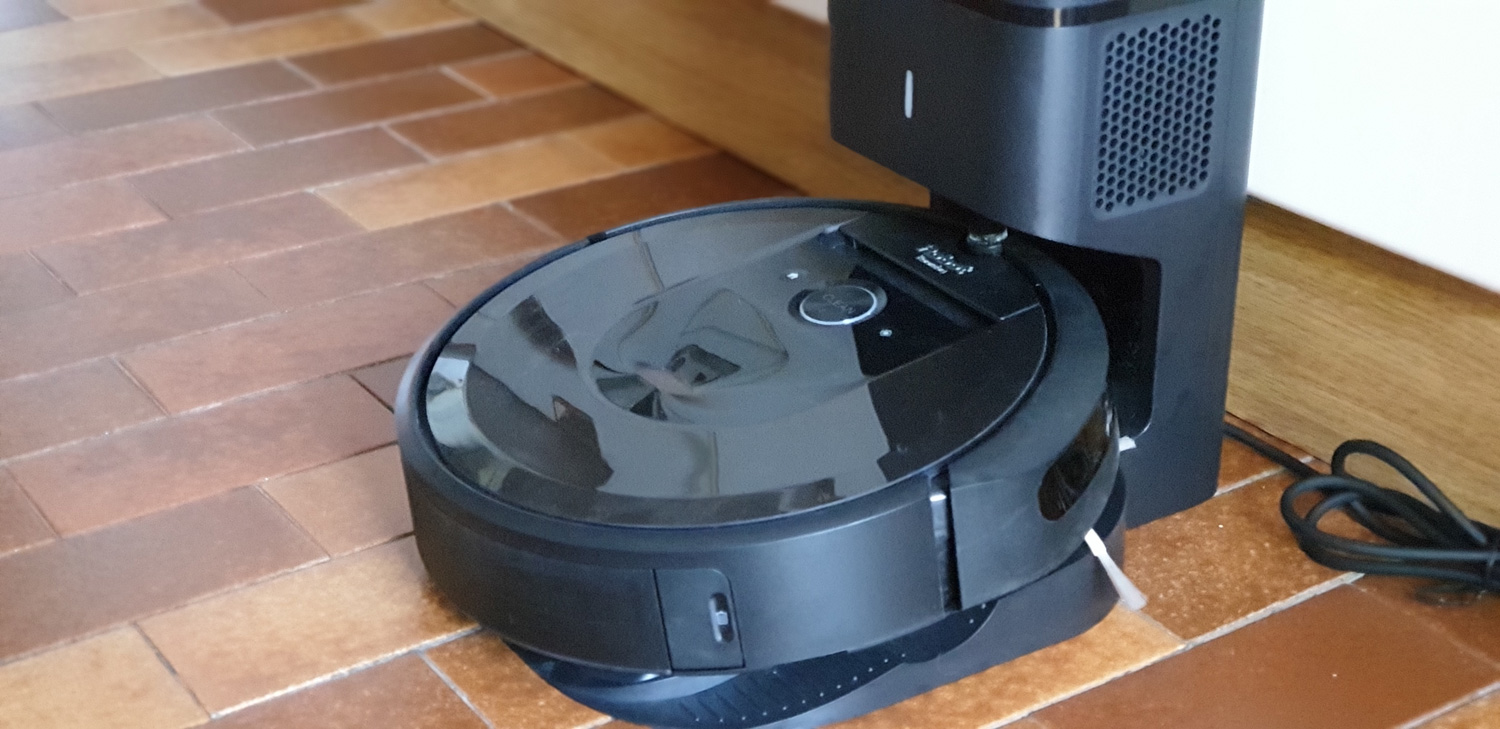 iRobot-Roomba-i7+-estacion04