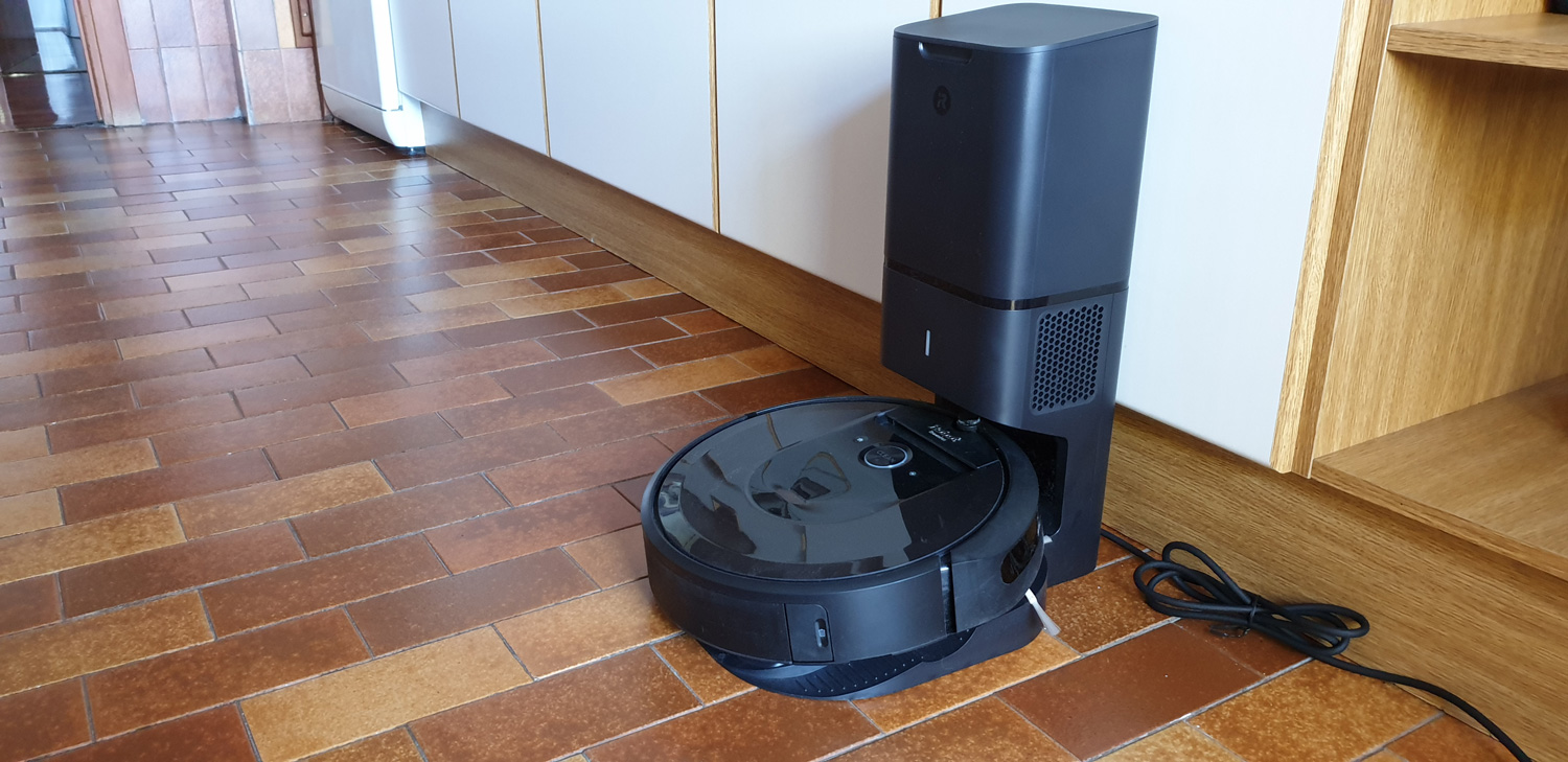 iRobot-Roomba-i7+-estacion05