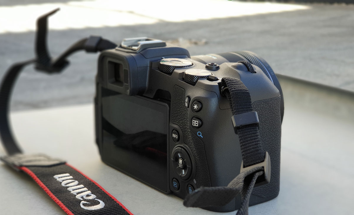 lanzamiento Canon EOS RP lateral
