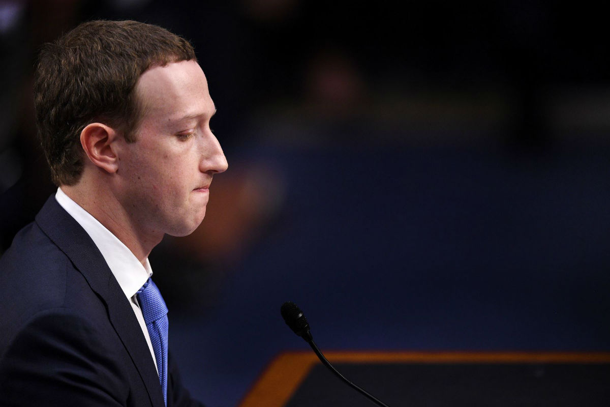El Parlamento británico acusa a Facebook de hacer negocio con los datos de sus usuarios