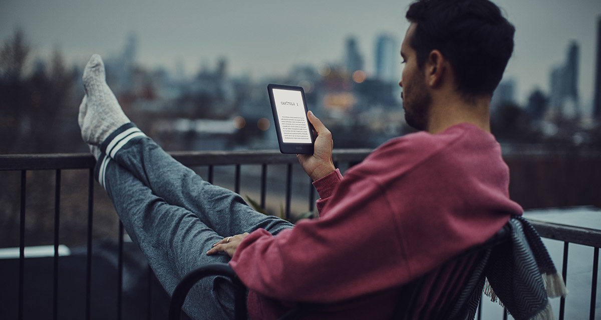 El Amazon Kindle se renueva con luz frontal y un precio de 90 euros