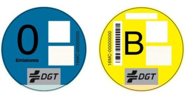 Cómo pedir la pegatina DGT para circular con el coche en 2019