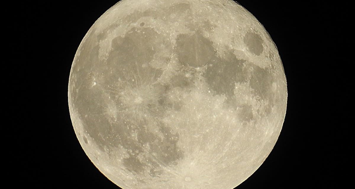 Consejos para sacar fotos de la Superluna de esta noche