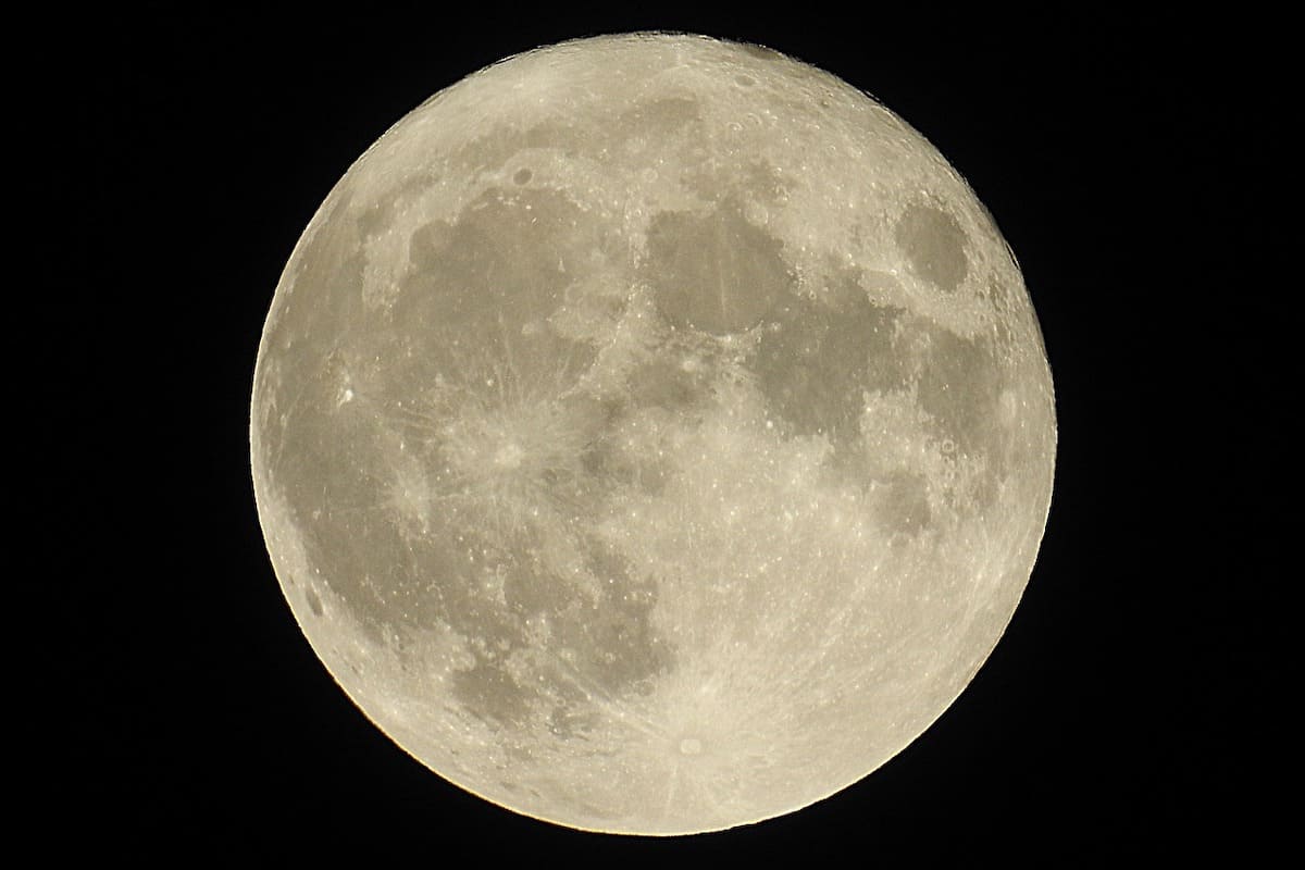 Consejos para sacar fotos de la Superluna de esta noche 1