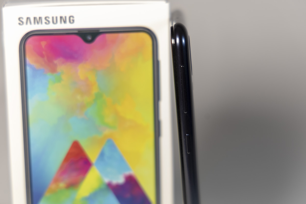 hemos probado Samsung Galaxy M20 lateral