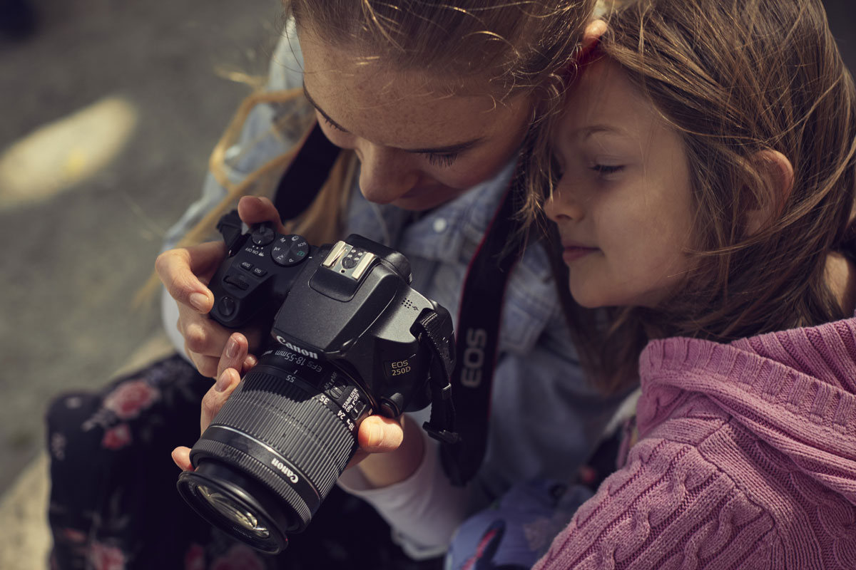 https://www.tuexperto.com/wp-content/uploads/2019/04/lanzamiento-canon-eos-250d-01-1.jpg