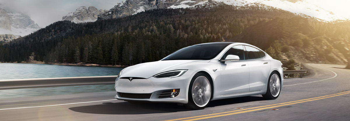 Elon Musk quiere que haya taxis autónomos de Tesla en 2020