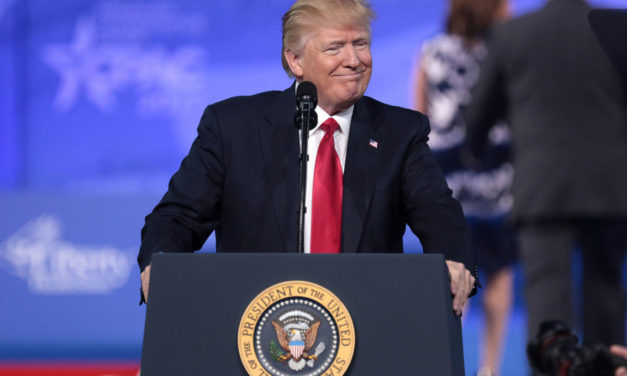 Twitter elimina un vídeo de Trump por violar derechos de autor
