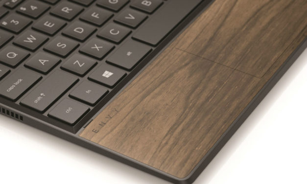 HP lanza unos portátiles hechos en parte de madera