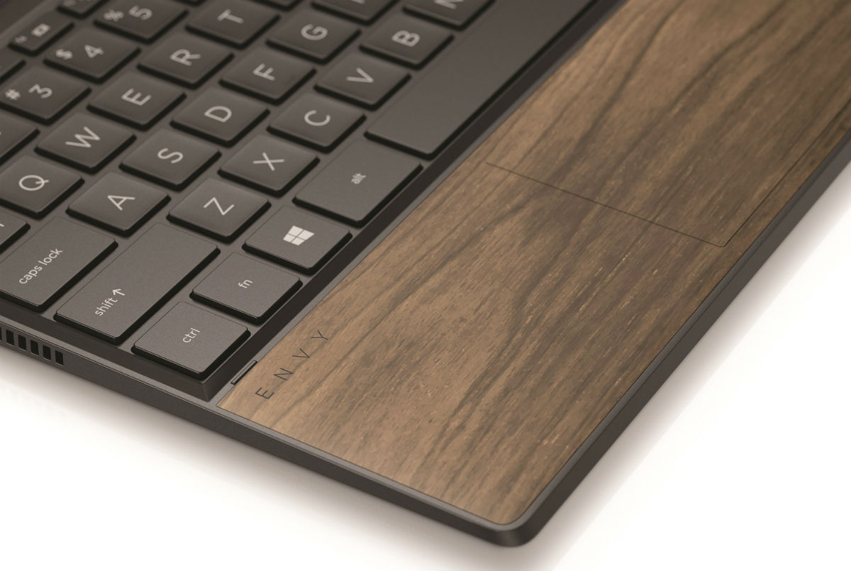 HP lanza unos portátiles hechos en parte de madera 