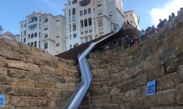 Los memes y GIFs más divertidos del tobogán de Estepona para compartir por WhatsApp