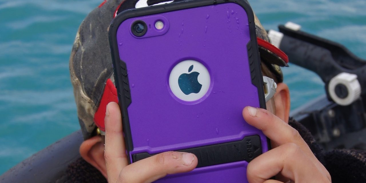 Apple permitiría en su tienda aplicaciones que espían a menores