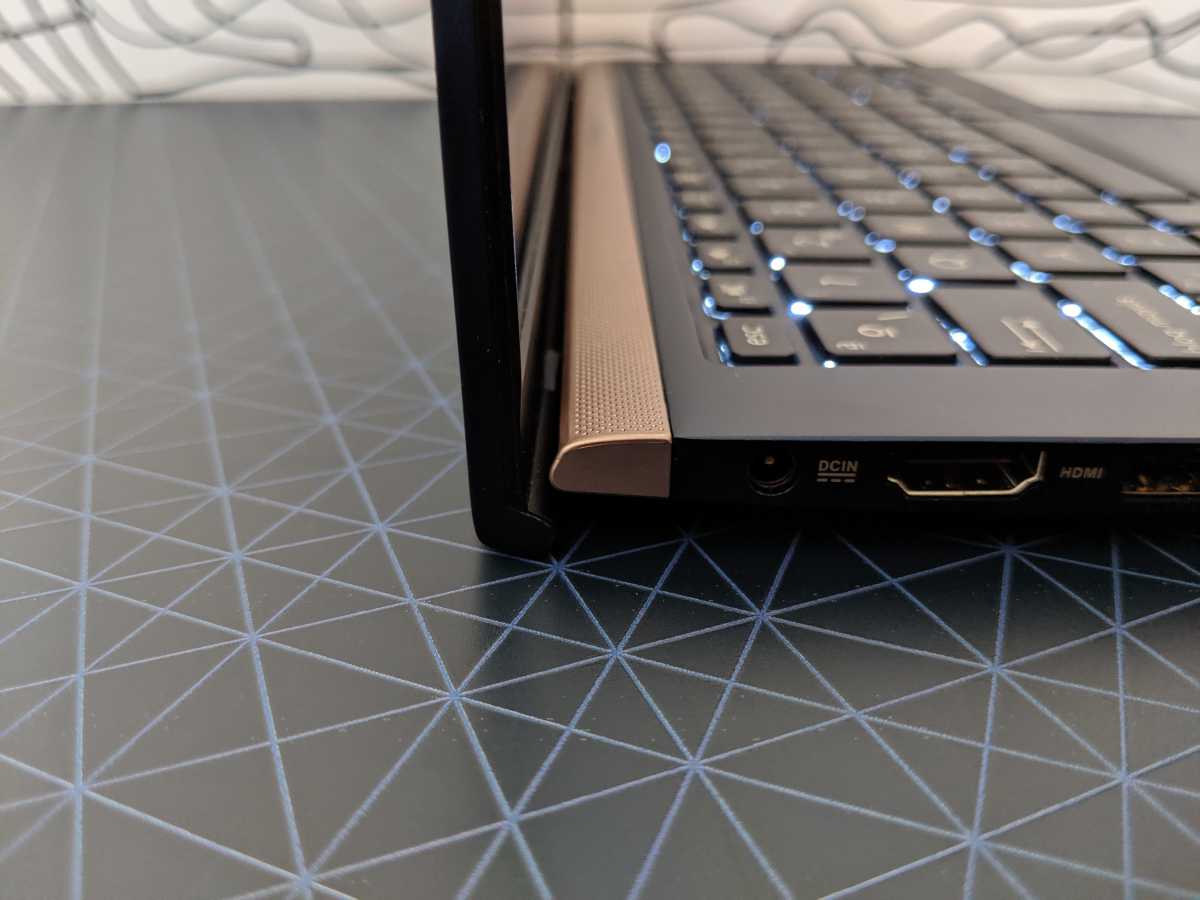 Asus ZenBook 14 UX433; análisis de un portátil elegante y compacto
