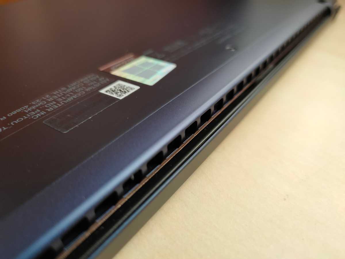 Asus ZenBook 14 UX433; análisis de un portátil elegante y compacto