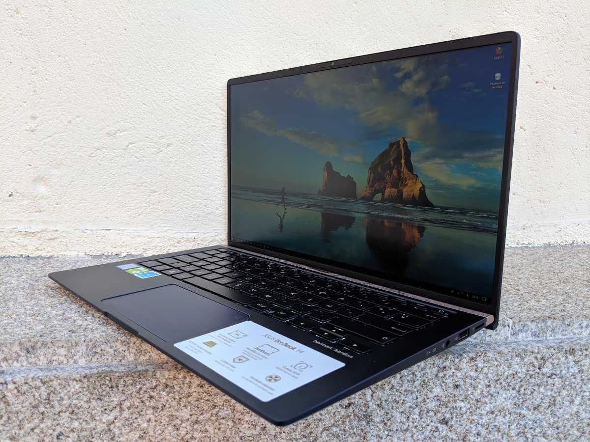Asus ZenBook 14 UX433; análisis de un portátil elegante y compacto