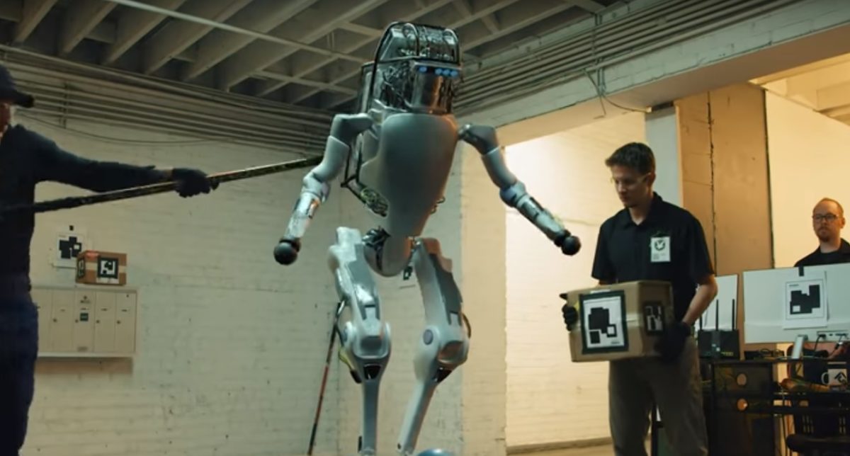 Los 10 robots más divertidos que hacen sus locuras en Youtube