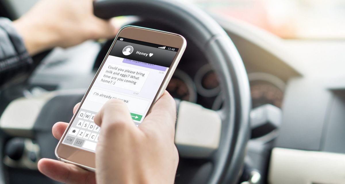 7 consejos para evitar mirar el móvil mientras conduces