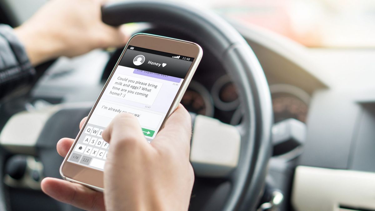 7 consejos para evitar mirar el móvil mientras conduces