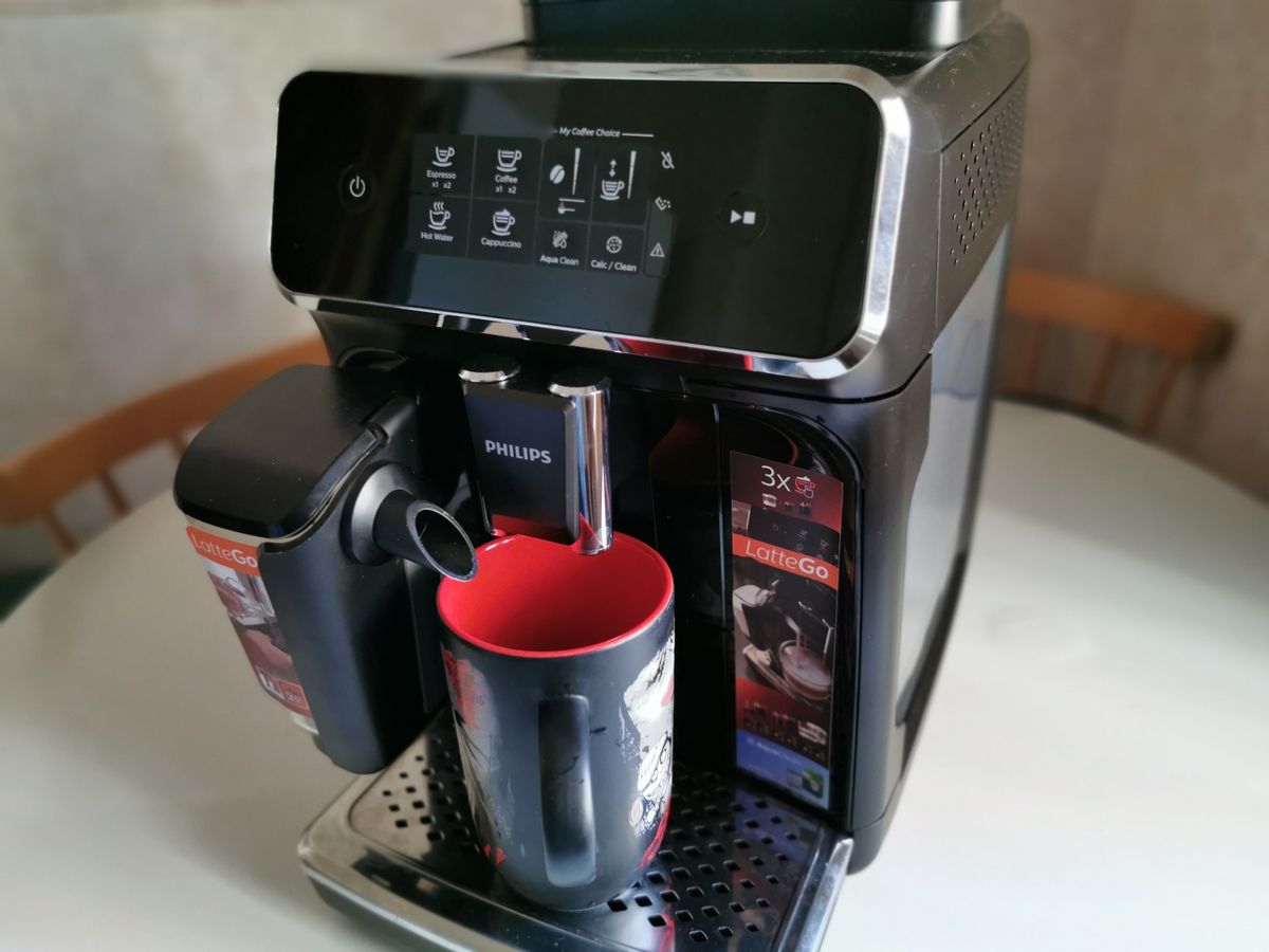 Buen café en casa en pocos pasos: probamos la EP1220, la cafetera  automática de Philips - LA NACION