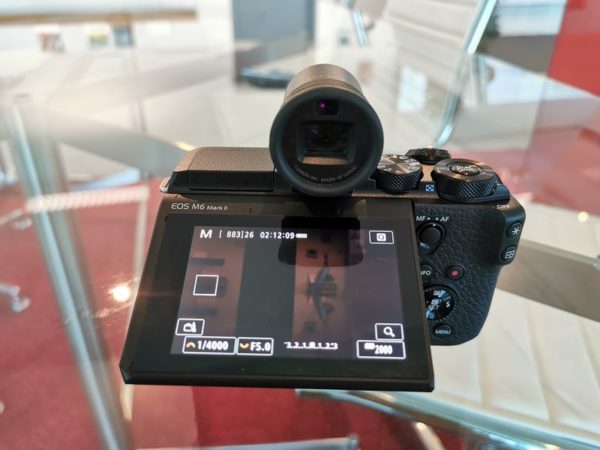 Canon EOS M6 Mark II-10