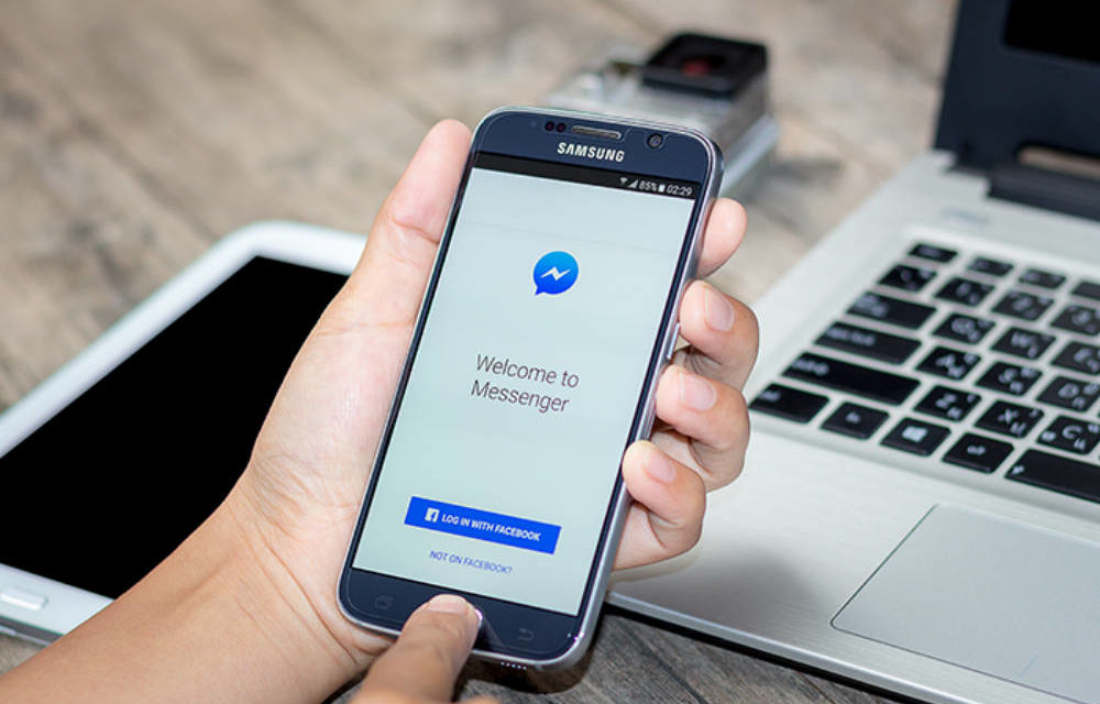 Facebook ha escuchado y transcrito tus audios de Facebook Messenger