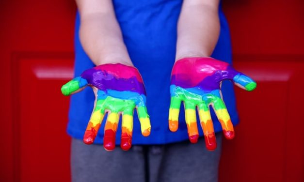 YouTubers LGTBQ+ demandan a YouTube por supuesta discriminación