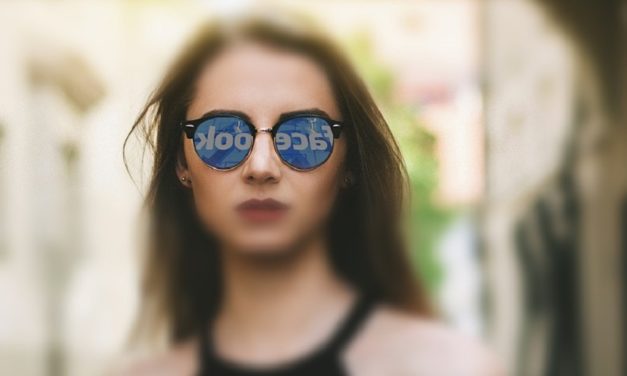 Demandan a Facebook, Reddit y Giphy por usar la imagen de una usuaria en anuncios sexuales
