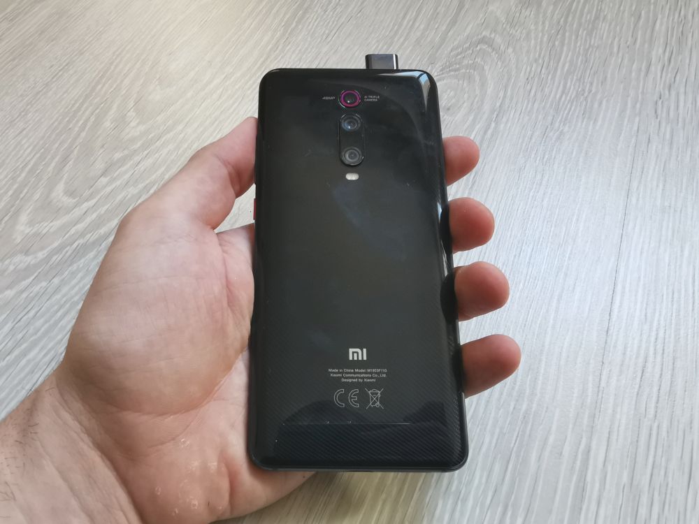 Xiaomi Mi 9T Pro con camara delantera sacada