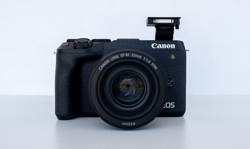 hemos probado Canon EOS M6 Mark II flash por delante