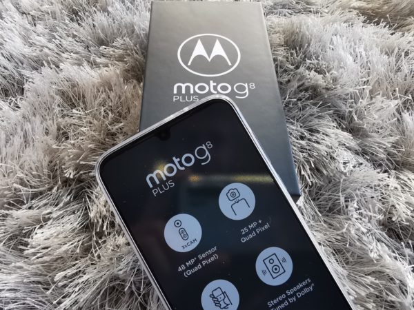 Moto_g8_03