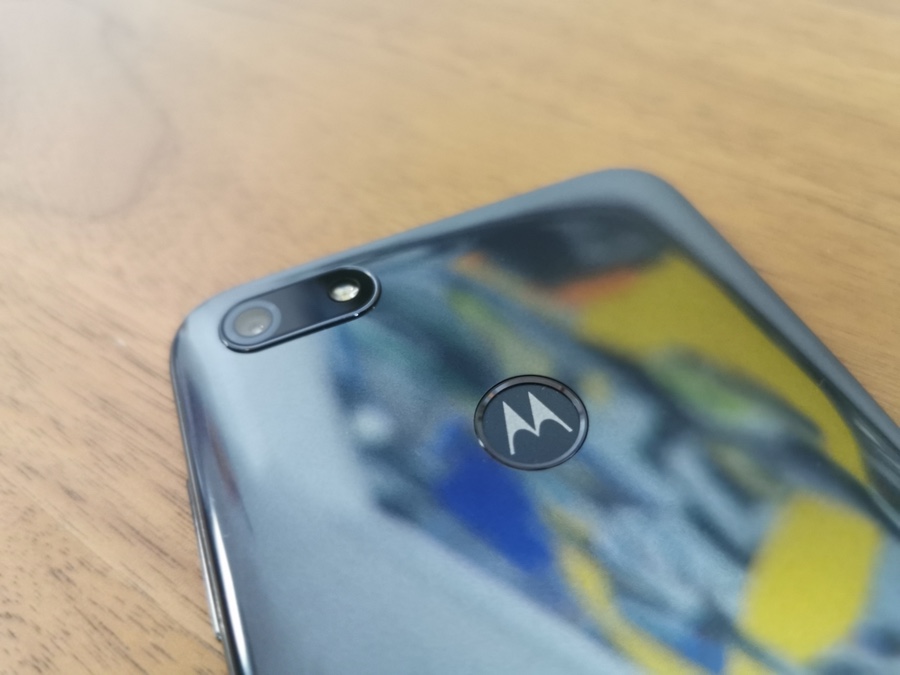 Motorola_moto_e6_play_01