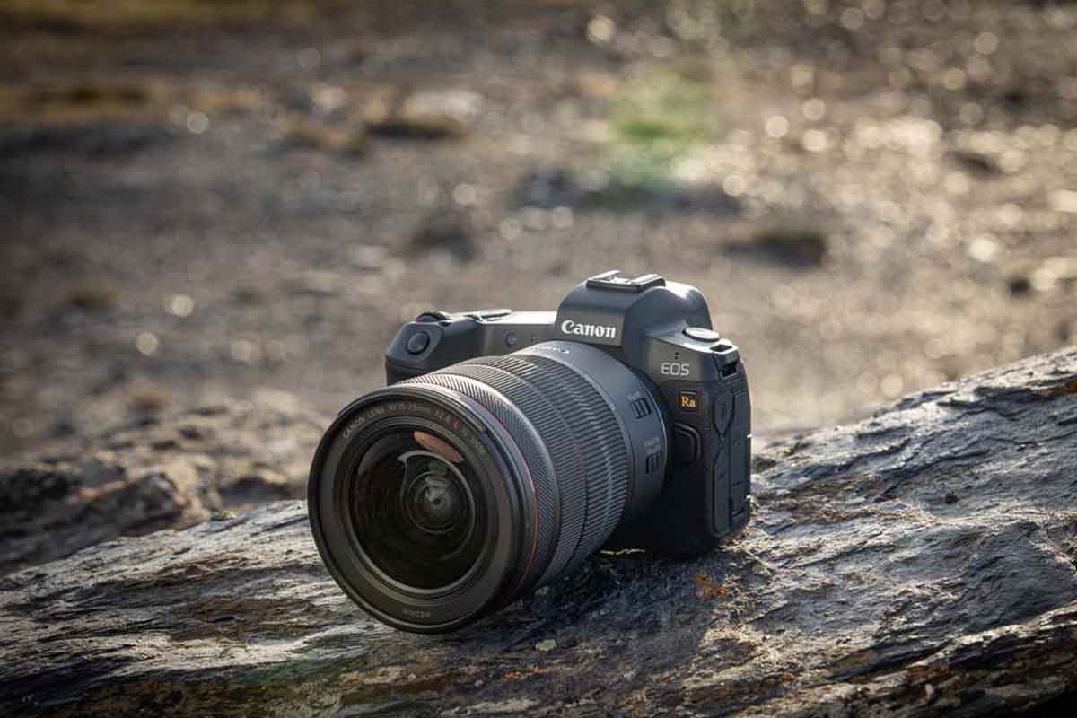 Canon lanza una cámara especial para fotografiar estrellas y el cielo por la noche