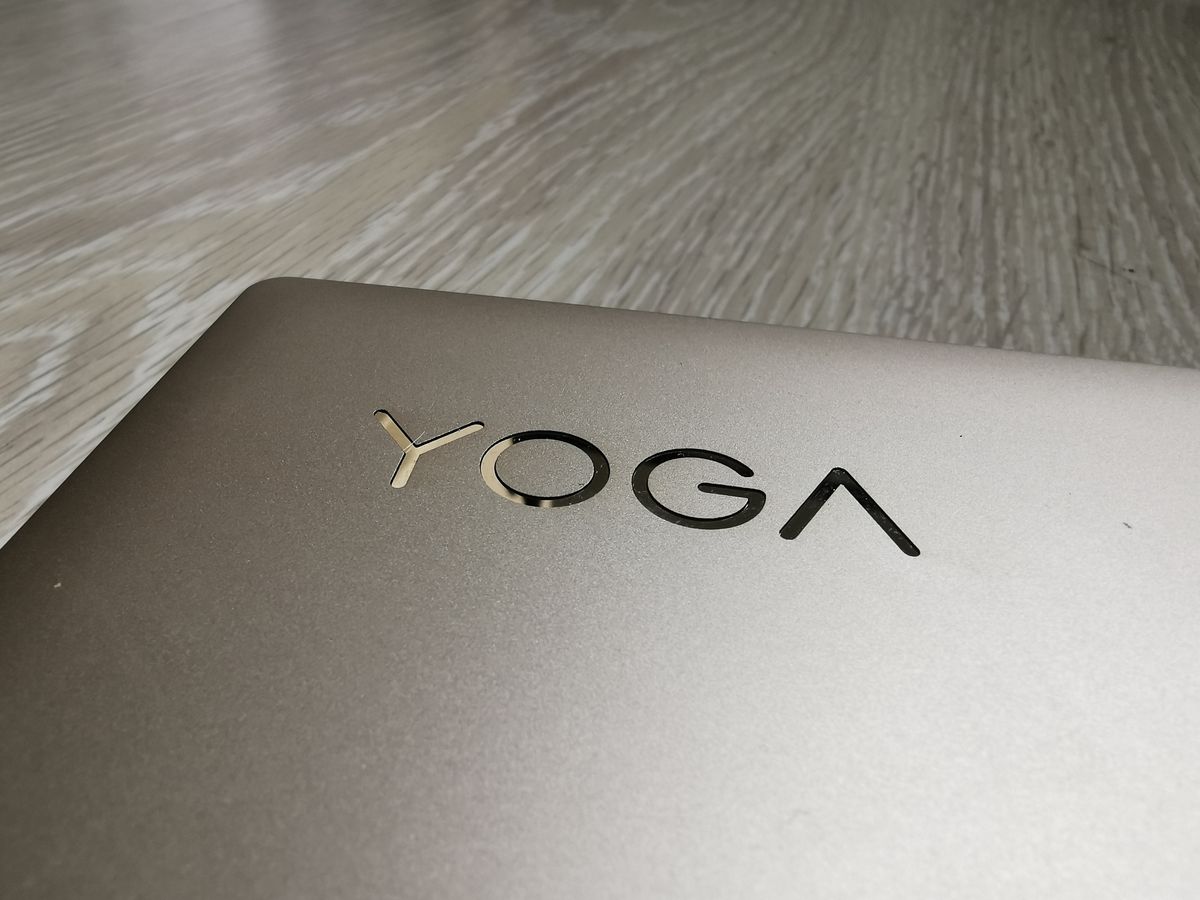 Lenovo Yoga C930 logo