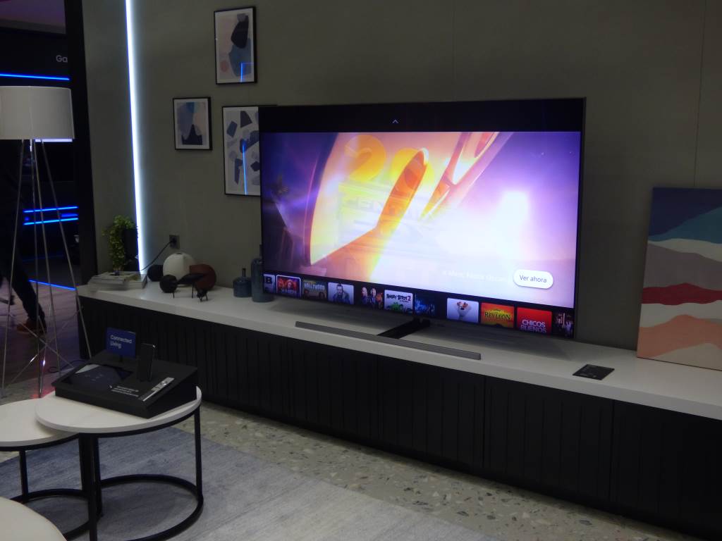 SAMSUNG STORE VALENCIA TV OLED 1