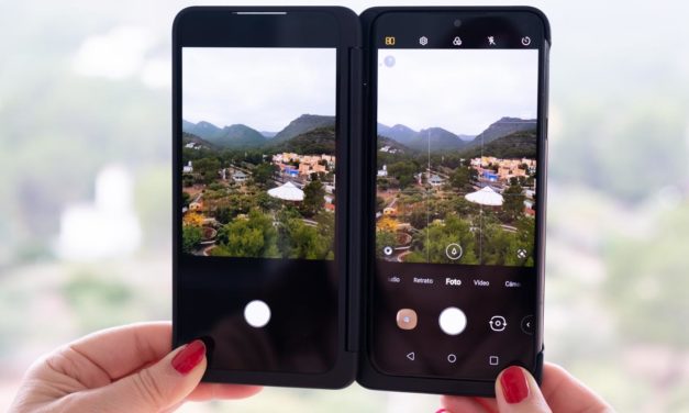 Así es tomar fotos utilizando un móvil con doble pantalla