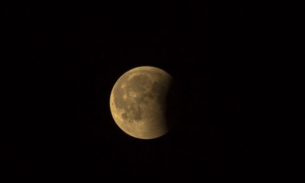 7 trucos para fotografiar el Eclipse Lunar de enero de 2020