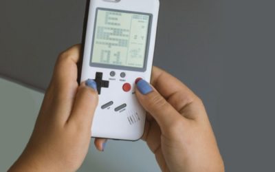 Los accesorios más curiosos para darle más utilidad a tu móvil