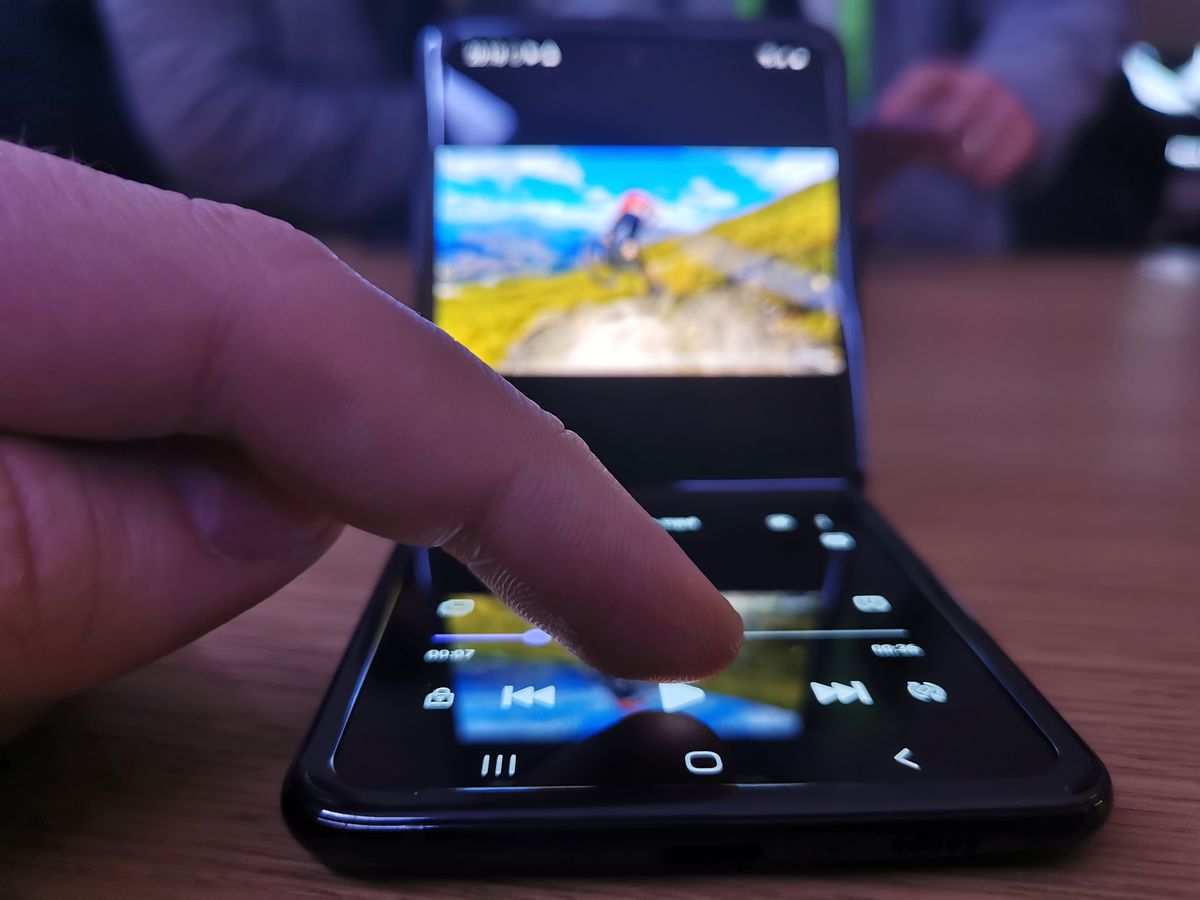 Por qué ahora sí te va a gustar el móvil que se dobla de Samsung 1