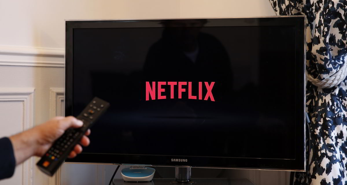 Cómo ver Netflix y chatear con tus amigos a la vez con este truco