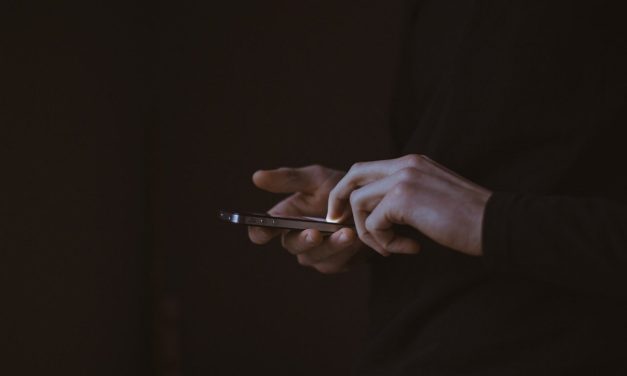 ¿Por qué me quedo sin datos en el móvil si apenas me conecto?